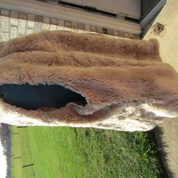 xlarge furry vest lined - Picture 3 of 3